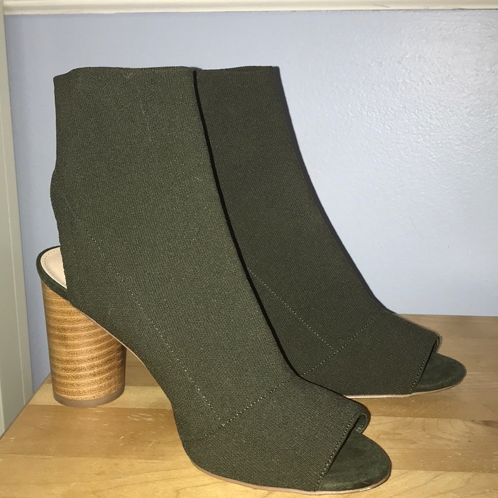 Steve Madden Women’s Sunnie Ankle Bootie